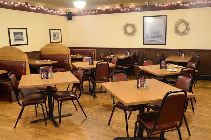 Jeff's On Rugby - Restaurants - Oshkosh, Wi